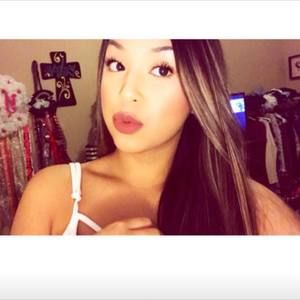 Meet your Posher, Yesenia